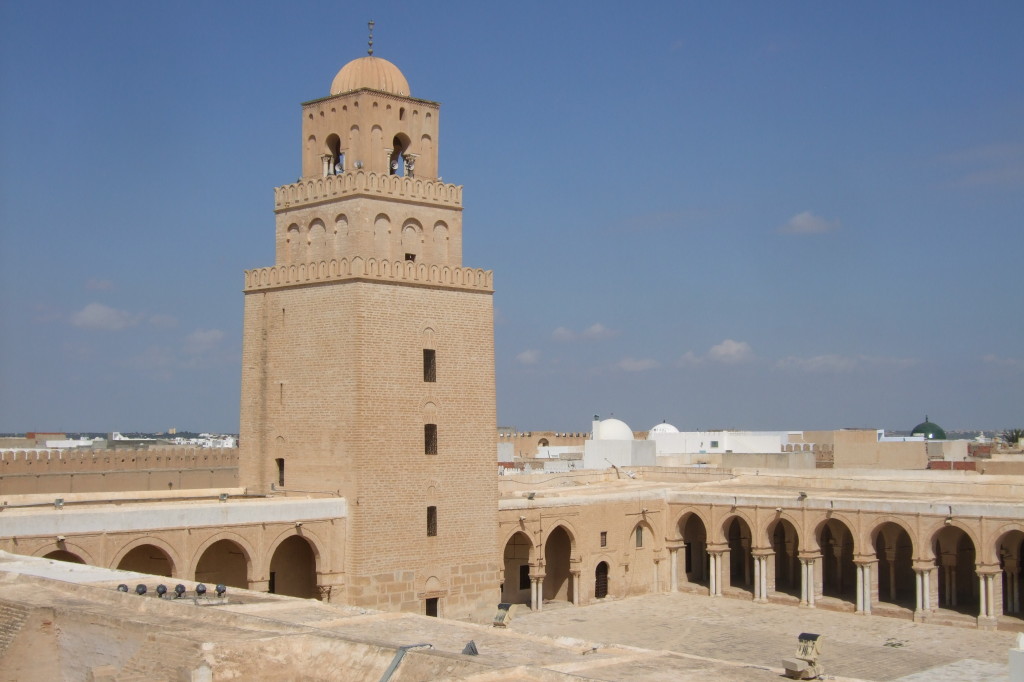 Von der Dachterasse des Souvenir-Geschäfts hat man einen grandiosen Ausblick auf die Große Moschee