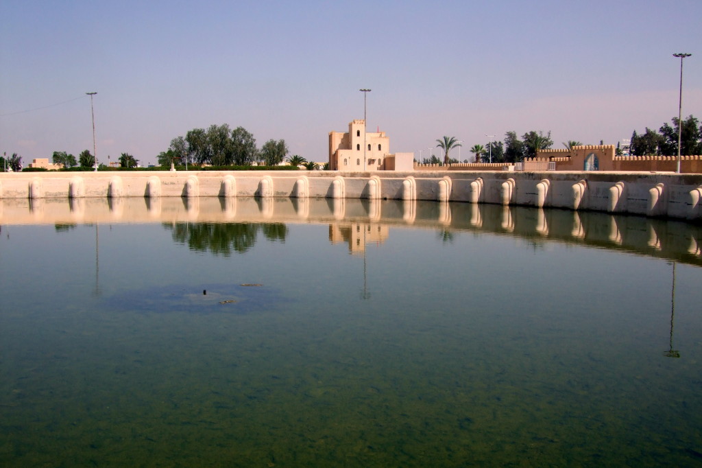 In Kairouan ist es heiß und trocken. Die Aghlabiden holten das Wasser von weither