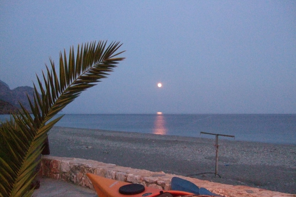 Am Abend sind wir zurück für den Sonnenuntergang am Strand von Sougia