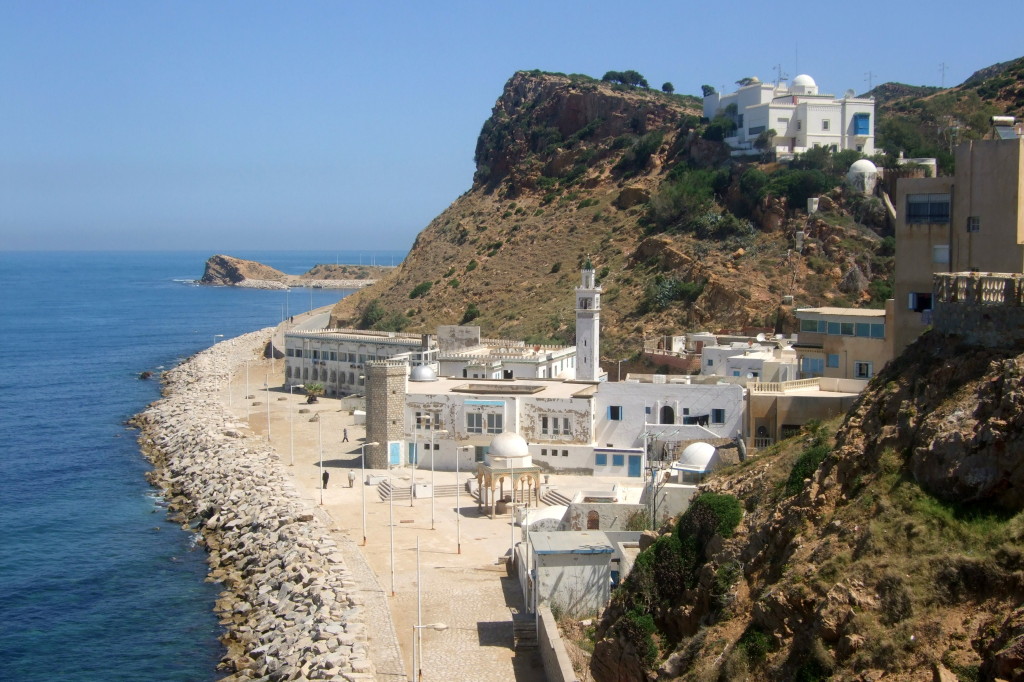Heute ist Korbous das bekannteste Thermal-Heilbad Tunesiens. Im Kurzentrum um die größte Quelle gibt alle Einrichtungen